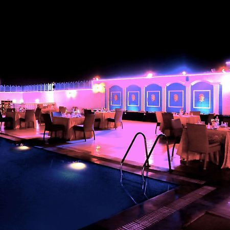 Hotel Ramada By Wyndham Amritsar Exterior foto