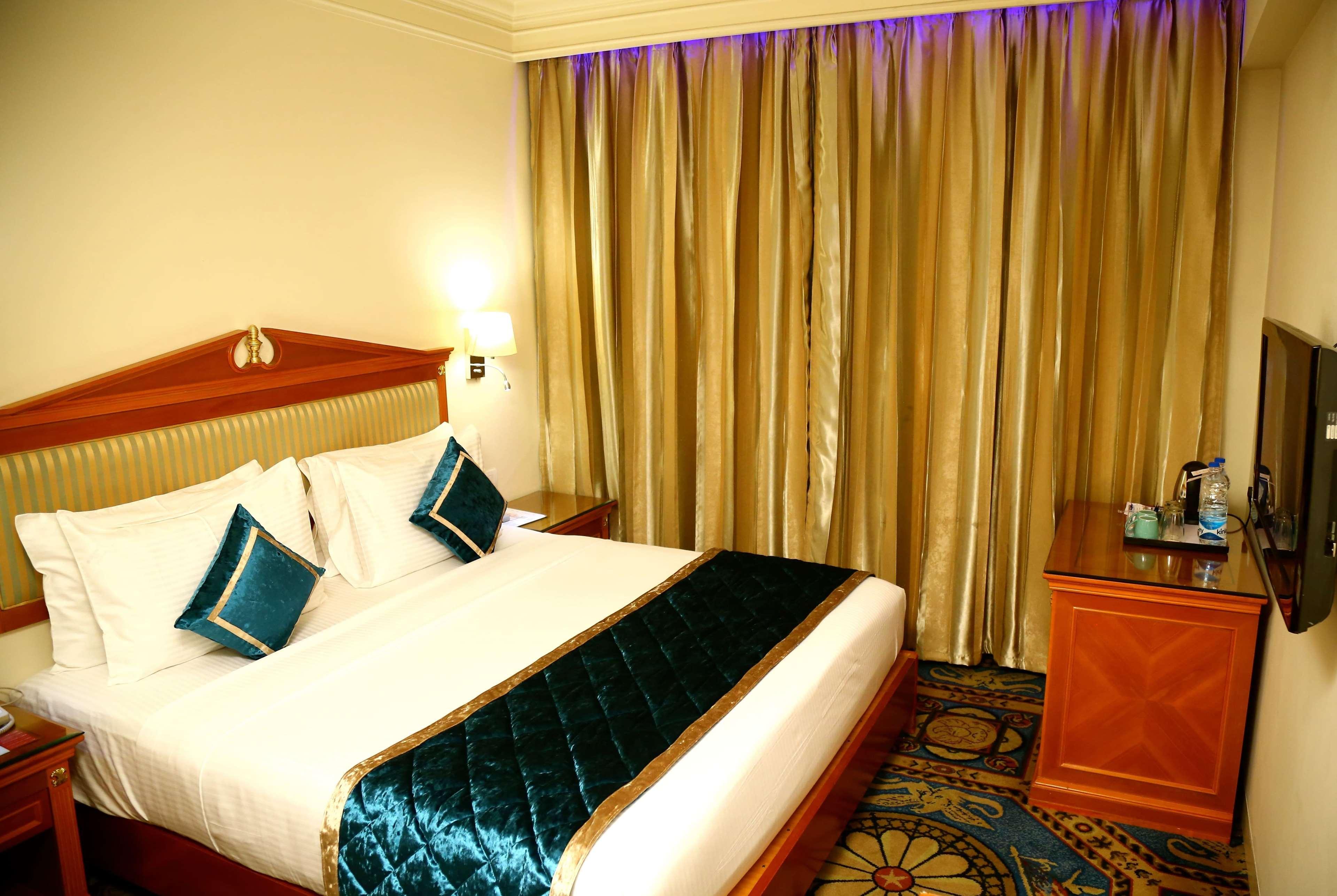 Hotel Ramada By Wyndham Amritsar Exterior foto