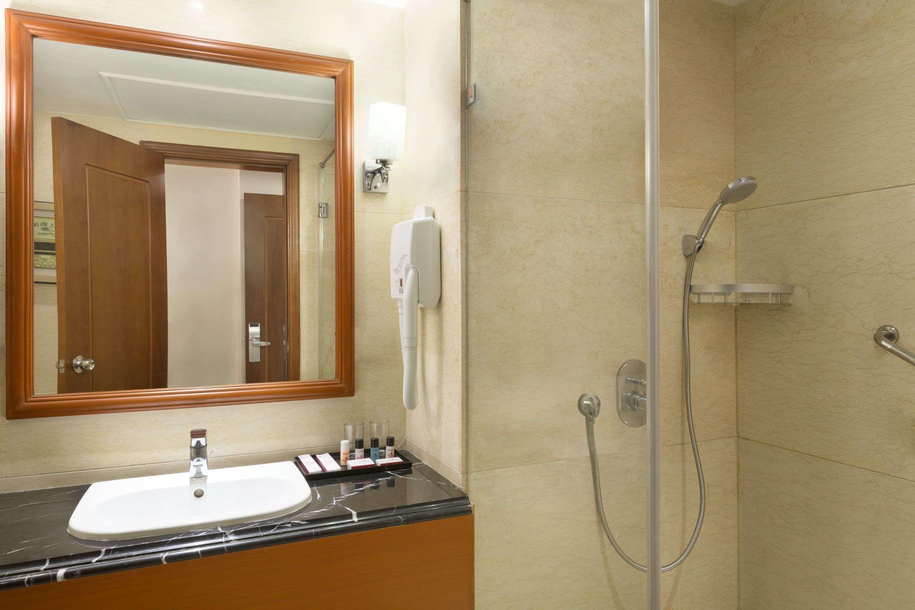 Hotel Ramada By Wyndham Amritsar Exterior foto