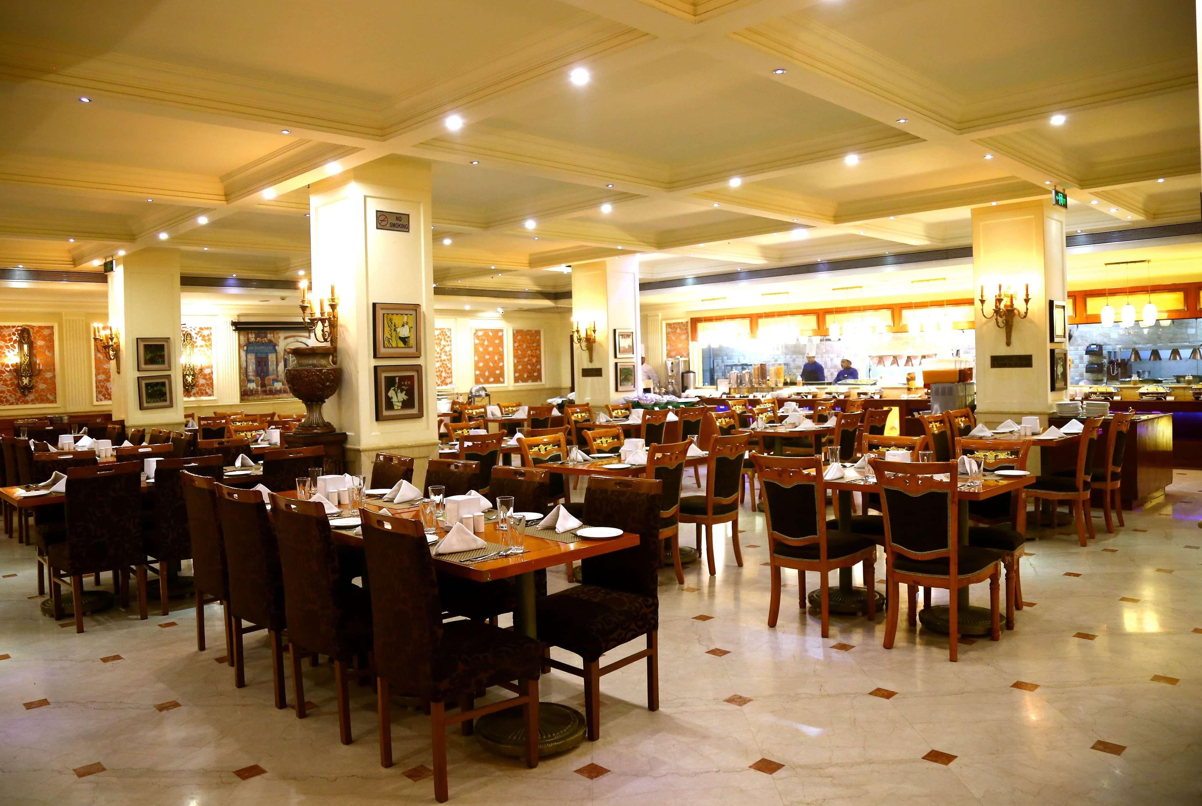 Hotel Ramada By Wyndham Amritsar Exterior foto