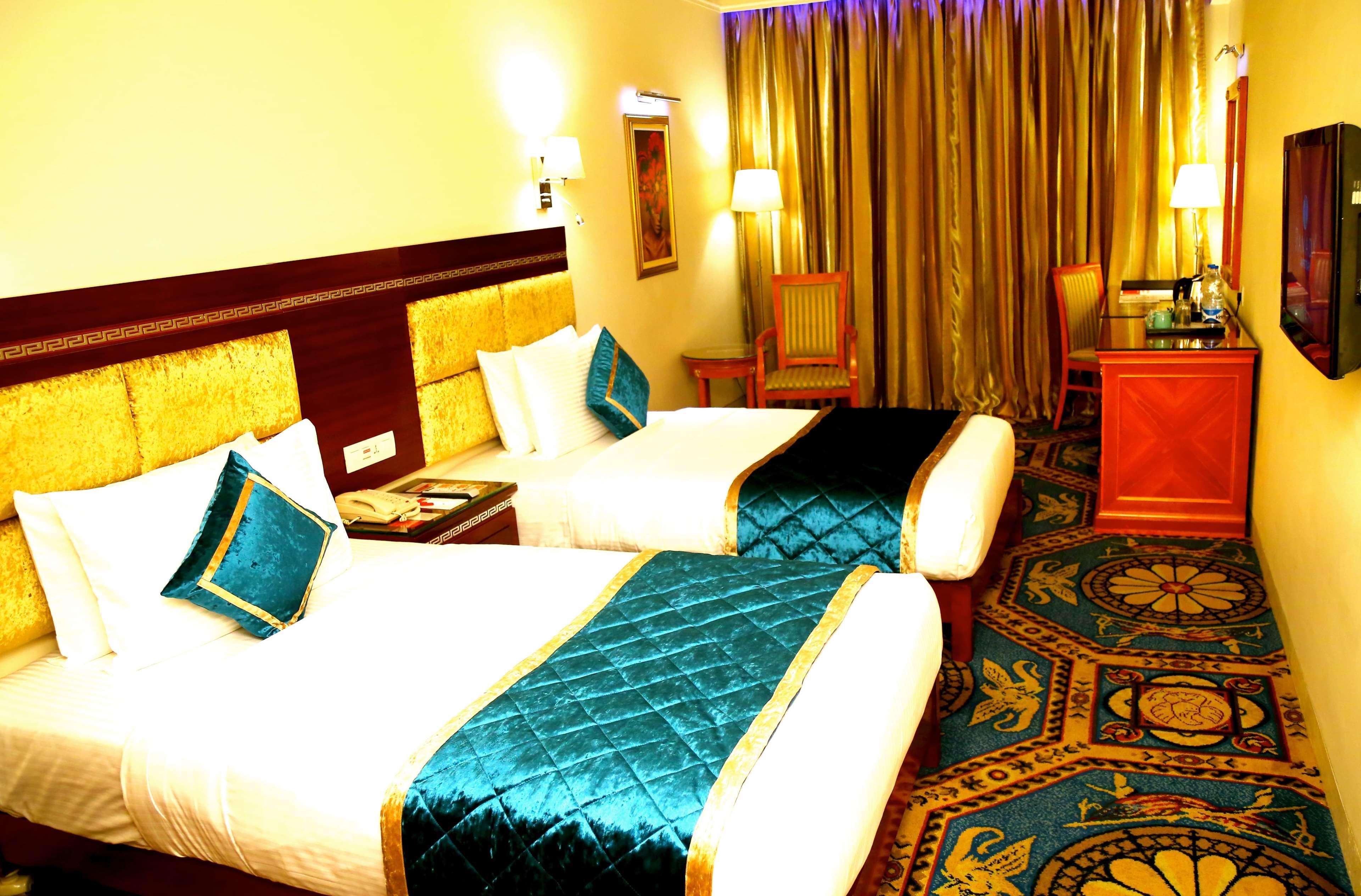 Hotel Ramada By Wyndham Amritsar Exterior foto
