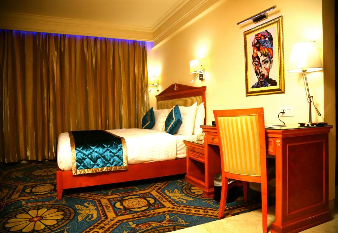 Hotel Ramada By Wyndham Amritsar Exterior foto