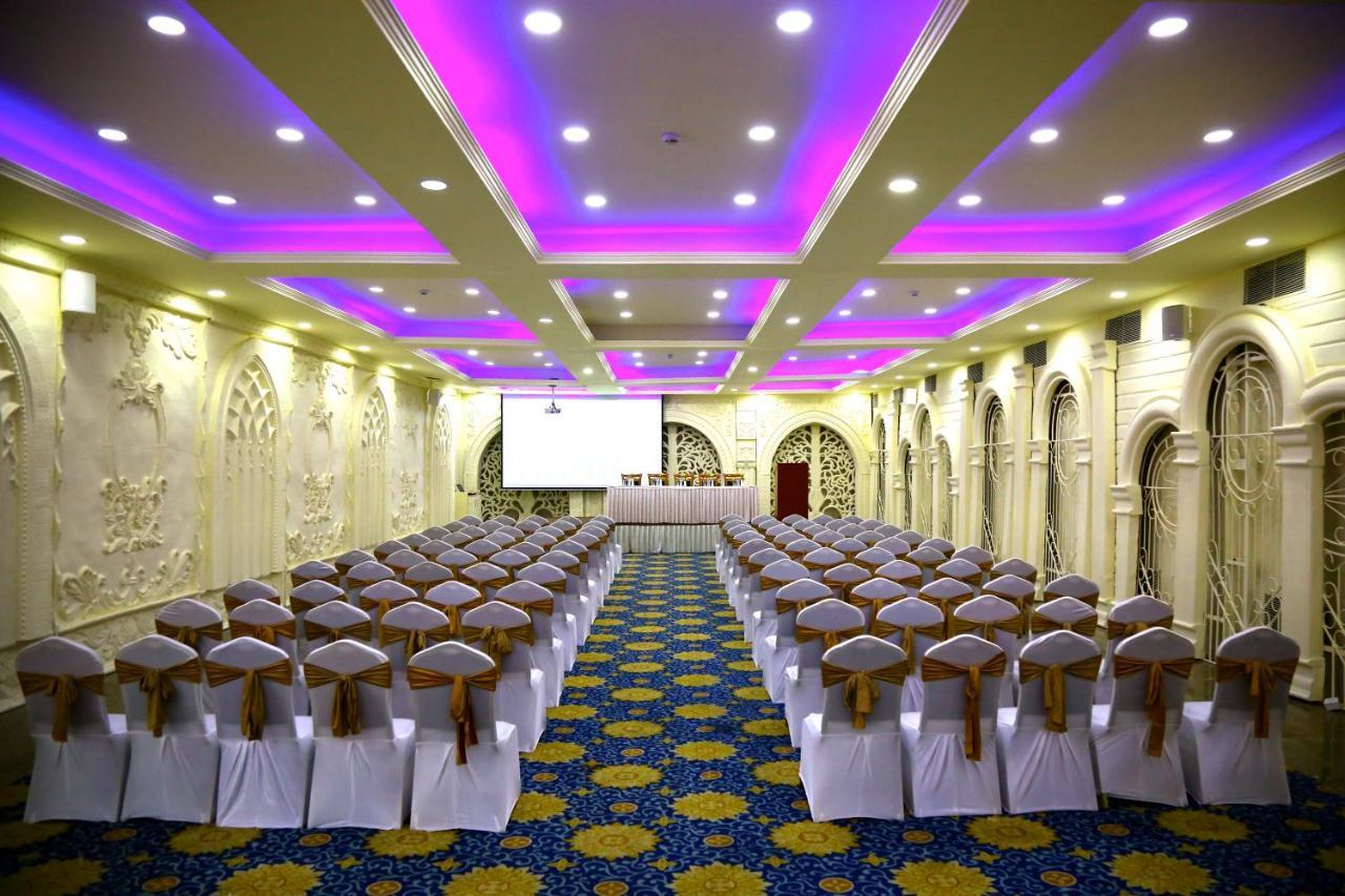 Hotel Ramada By Wyndham Amritsar Exterior foto