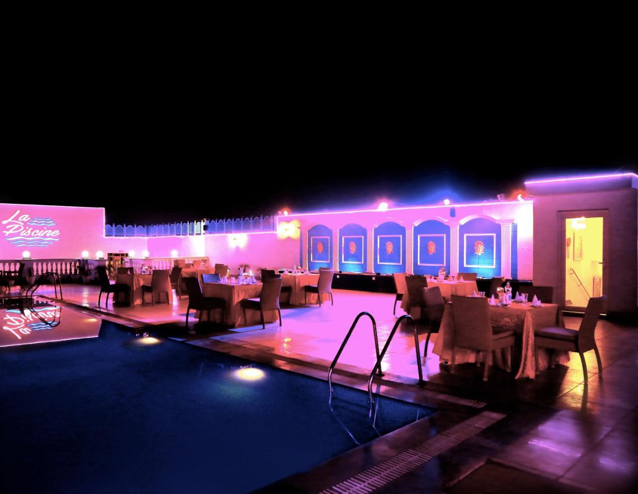Hotel Ramada By Wyndham Amritsar Exterior foto